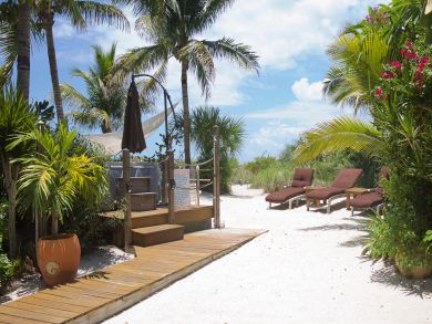 Lovely Cottage Captiva Around 300ft to the Beach